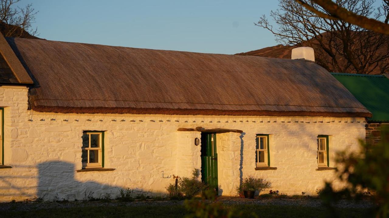 Secluded Thatched Cottage, Near Beaches & Hill Walking Rashenny Dış mekan fotoğraf